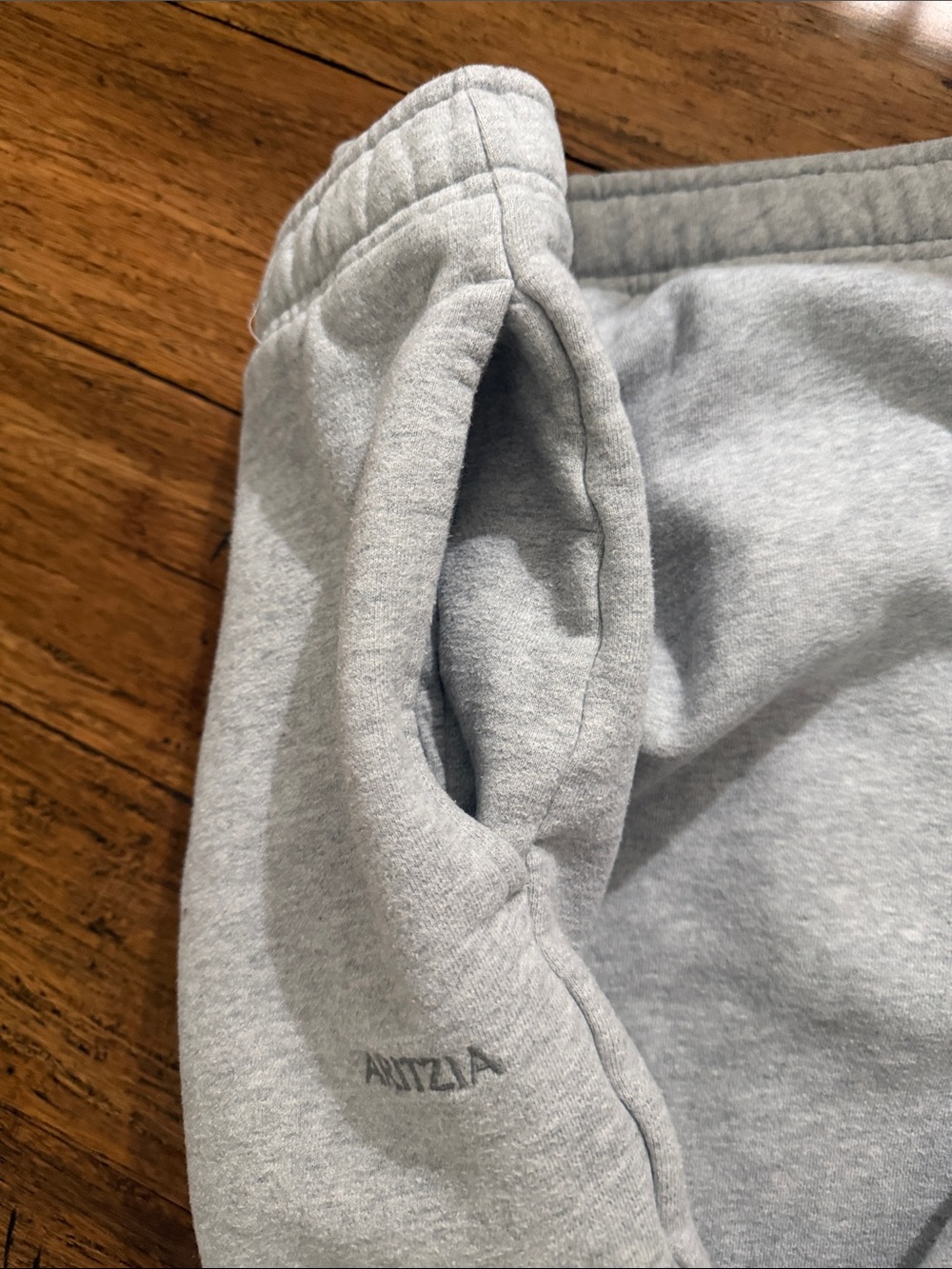 Aritzia women’s light Gray Sweatpants - Picture 5 of 5